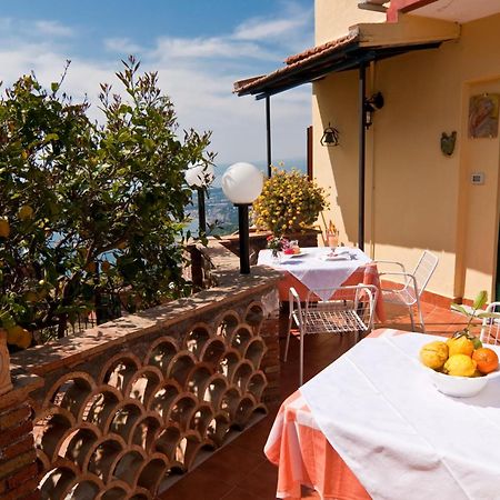 B&B U Palmentu Taormina Bagian luar foto