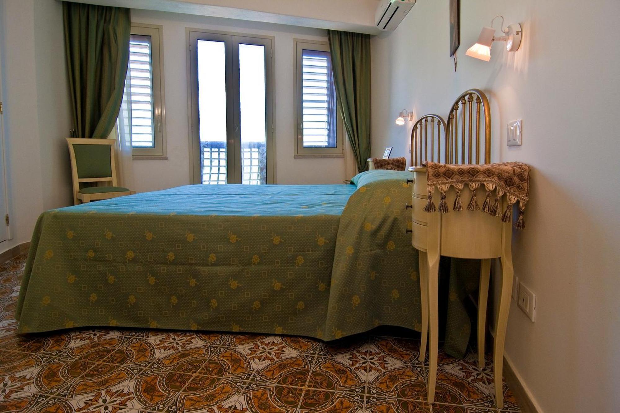 B&B U Palmentu Taormina Bagian luar foto