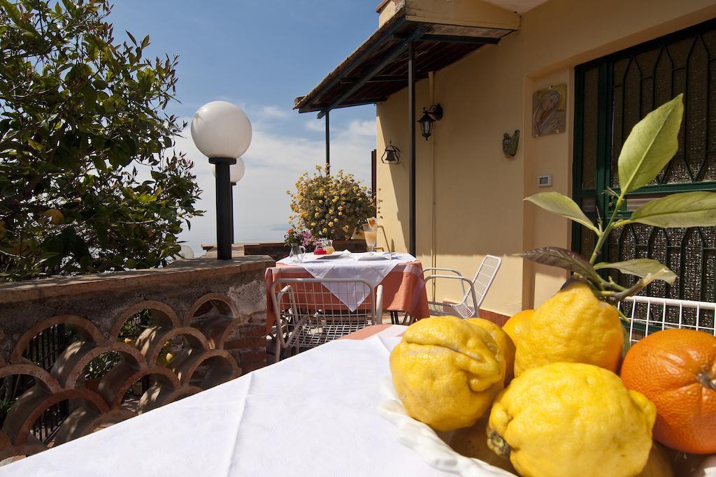 B&B U Palmentu Taormina Bagian luar foto