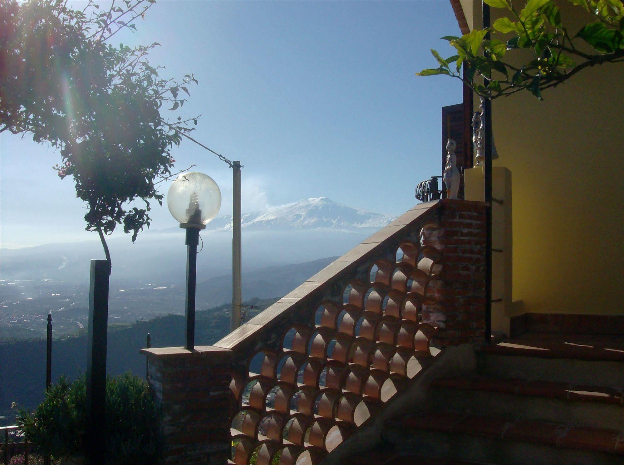 B&B U Palmentu Taormina Bagian luar foto