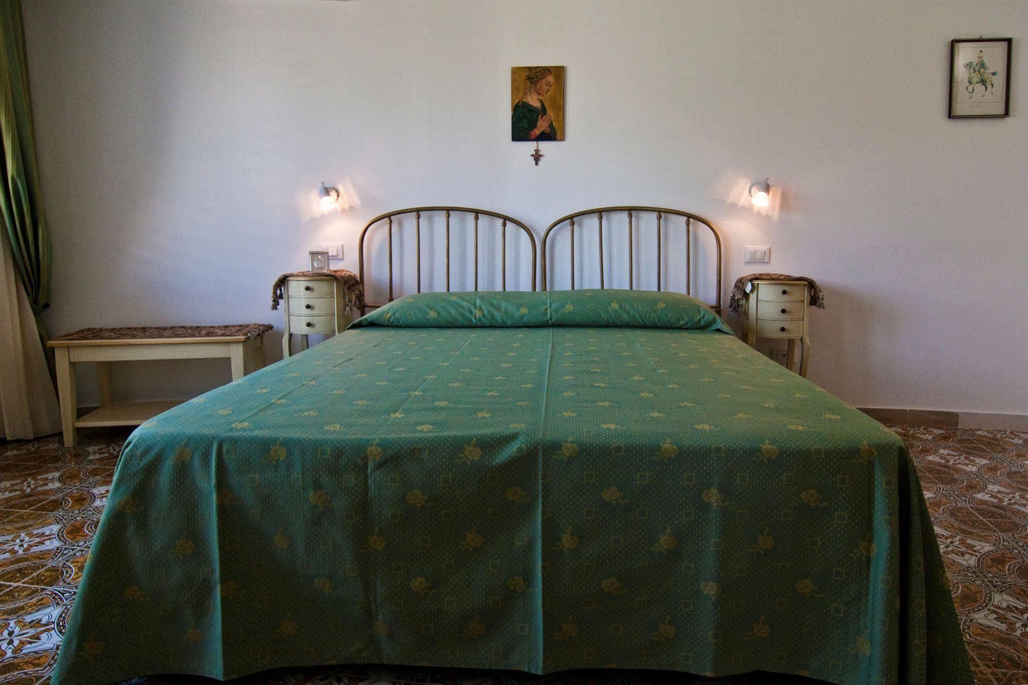 B&B U Palmentu Taormina Bagian luar foto