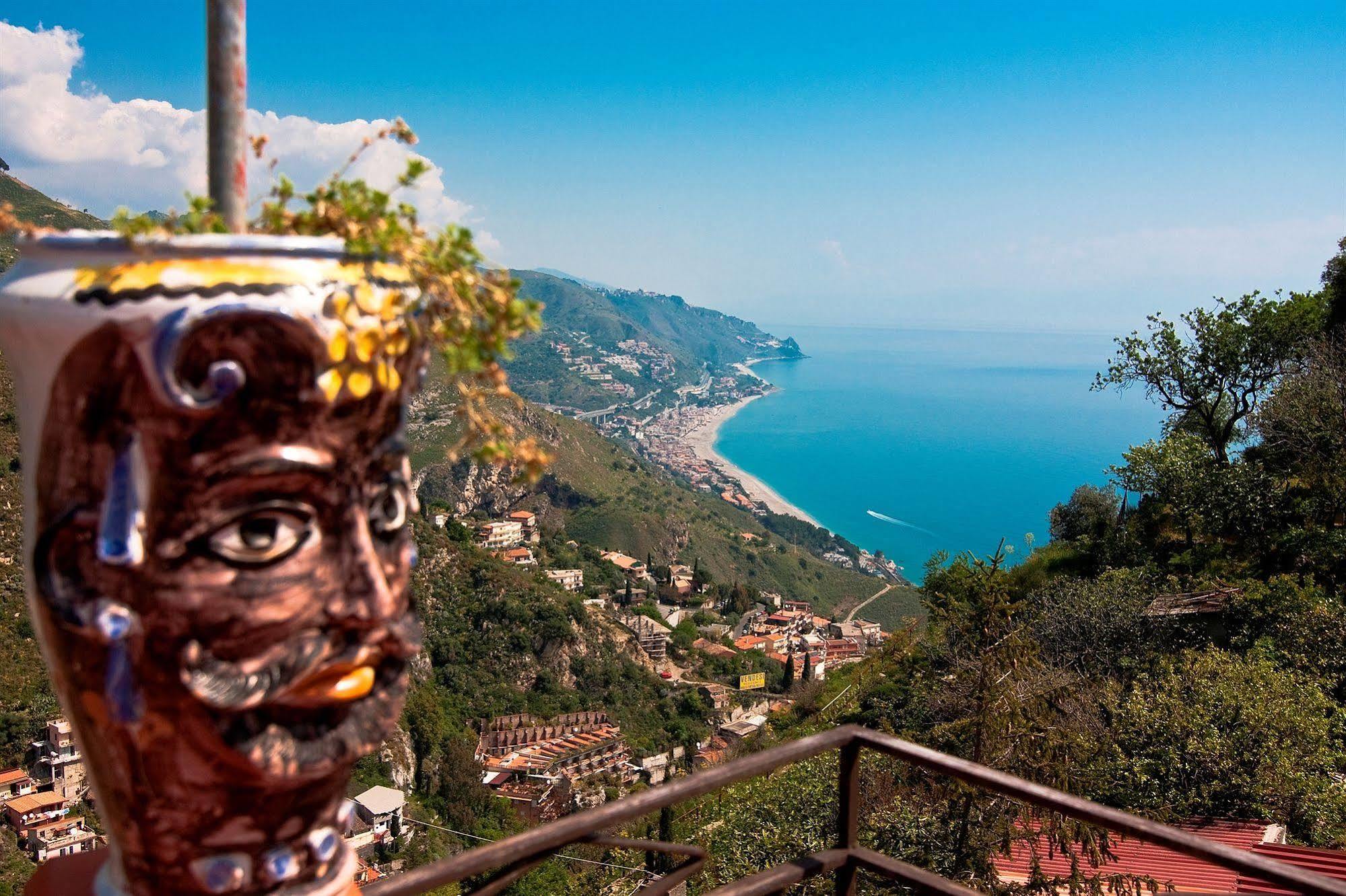 B&B U Palmentu Taormina Bagian luar foto